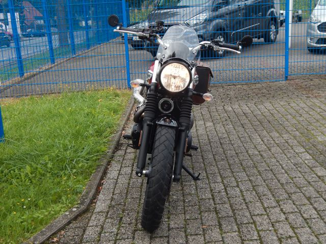 Triumph STREET SCRAMBLER 900 Bild 11