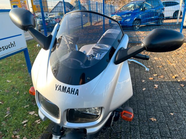 Yamaha FZS 600 FAZER Bild 15