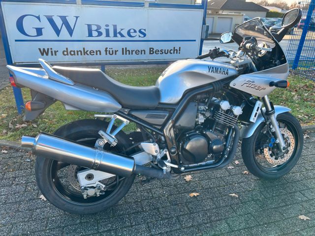 Yamaha FZS 600 FAZER Bild 5