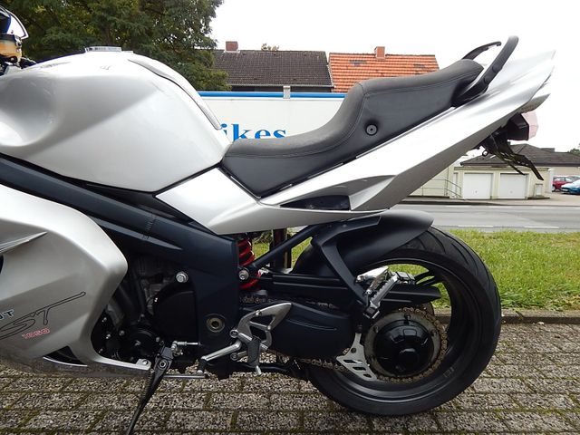 Triumph SPRINT 1050 ST Bild 10