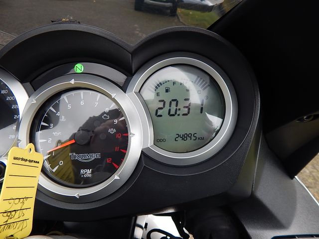 Triumph SPRINT 1050 ST Bild 13