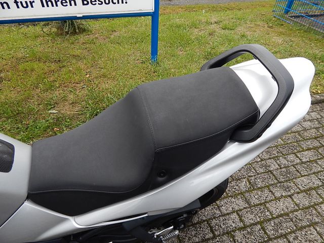 Triumph SPRINT 1050 ST Bild 17
