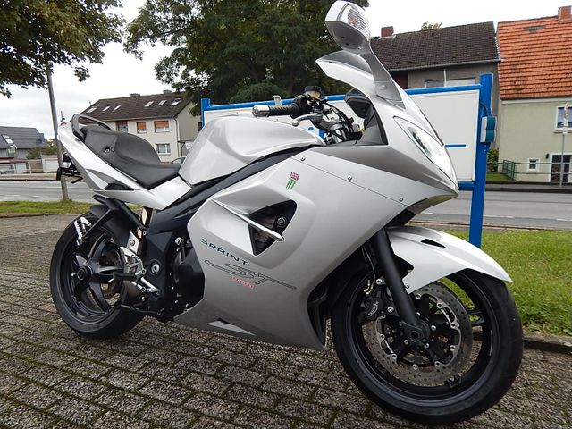 Triumph SPRINT 1050 ST Bild 3