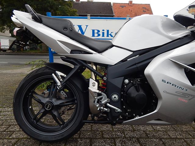 Triumph SPRINT 1050 ST Bild 7