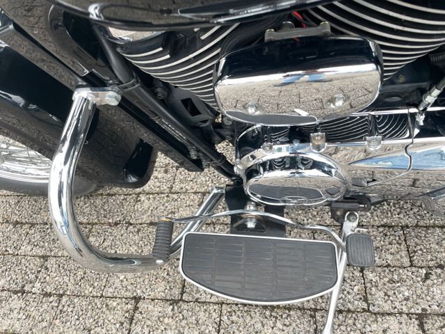 Suzuki C 800 INTRUDER VL 800 Bild 16