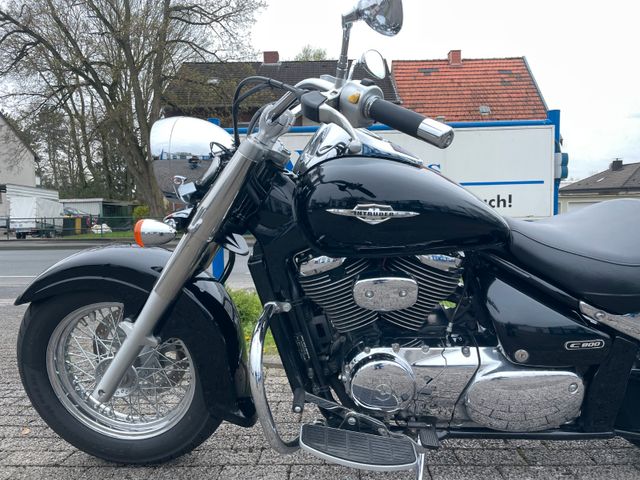 Suzuki C 800 INTRUDER VL 800 Bild 9