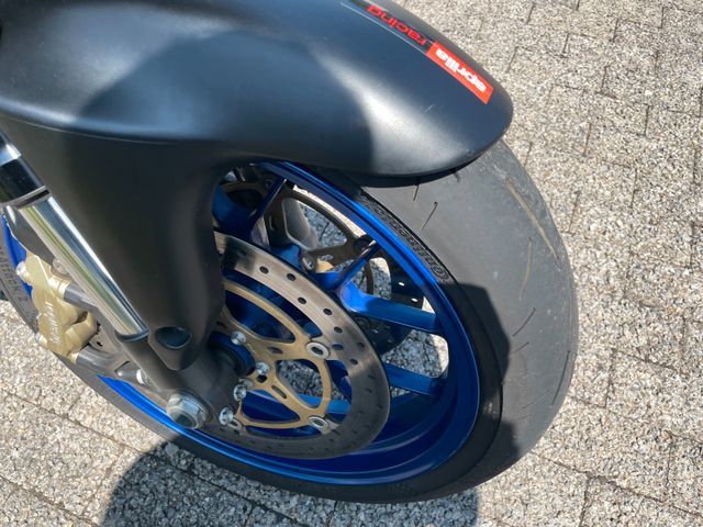 Aprilia Tuono RSV 1000 RR Bild 18