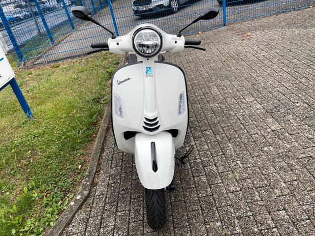 Vespa VESPA GTS 300 SUPERSPORT E5 VIELE EXTRAS Bild 11