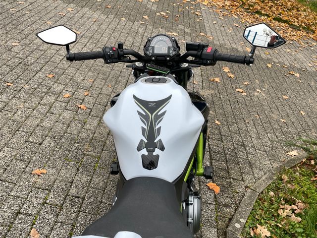 Kawasaki Z 650 ABS ERST 5.381 KM ZUBEHÖR Bild 15