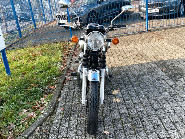 Kawasaki W 800 WENIG KM SAMMLERZUSTAND Bild 9