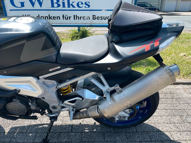Aprilia TUONO RSV 1000 RR Bild 10